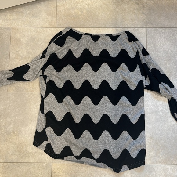 Only / large grey and black top - Picture 4 of 4